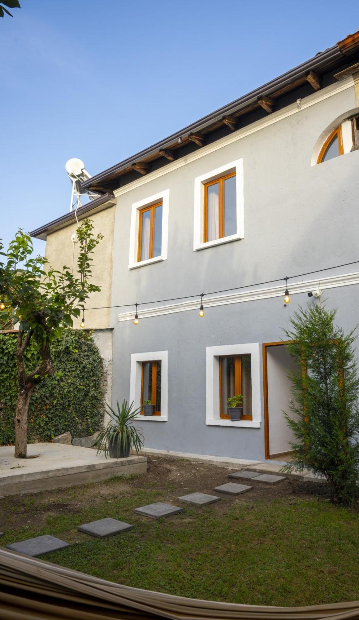 Intown Guesthouse Shkoder Bagian luar foto